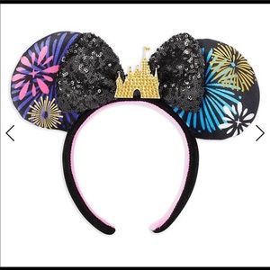 Minnie Mouse Main Attraction December ears